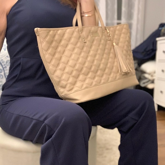 Sale ⬇️$79 | BCBG Paris Tote - Picture 1 of 8